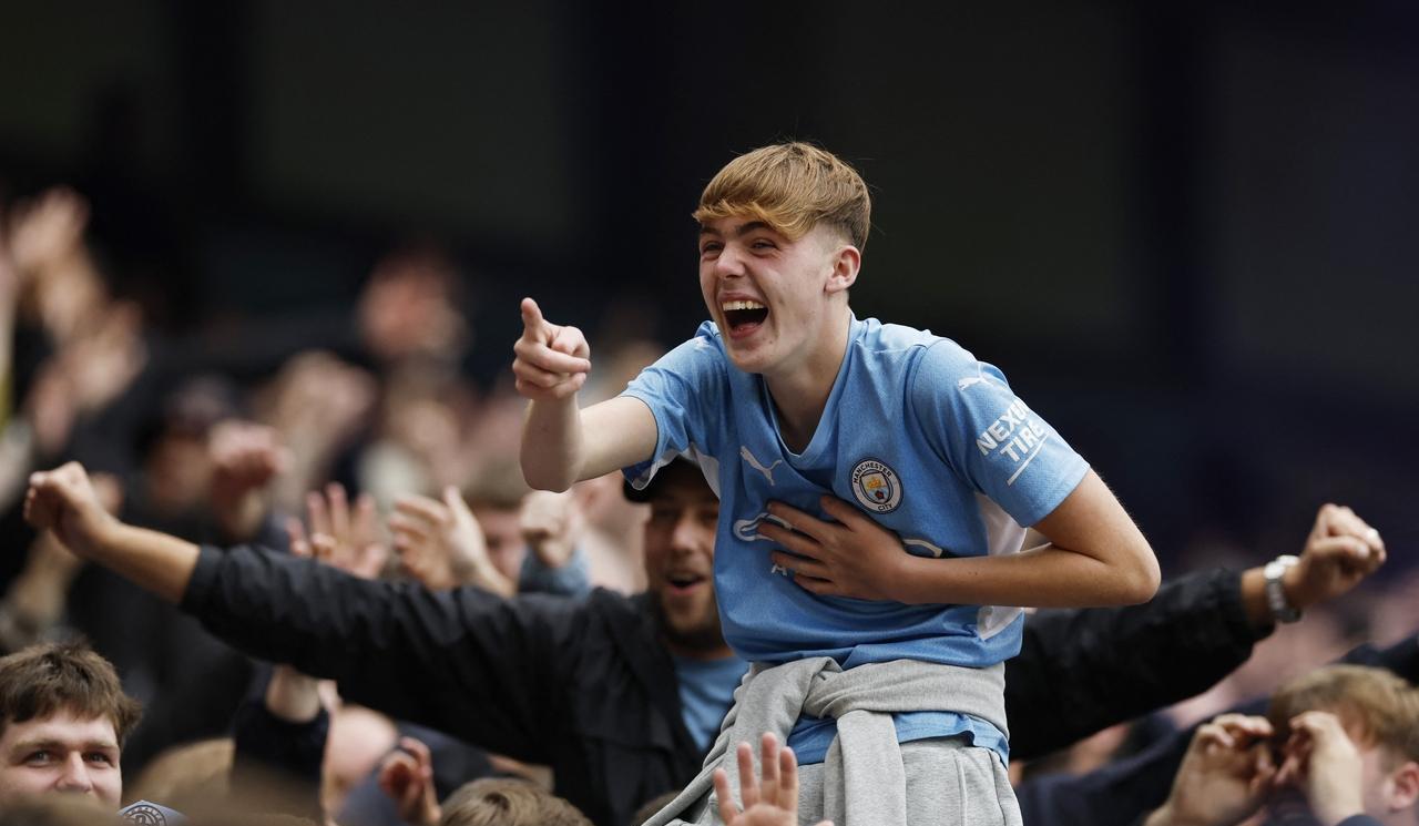 只见曼联后, alt, 瞬间直接呆 只见曼联后, alt, 瞬间直接呆